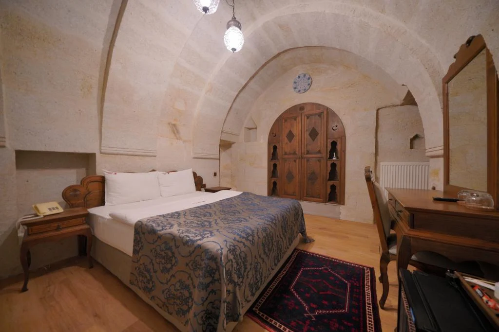 Fairyland Cave Hotel